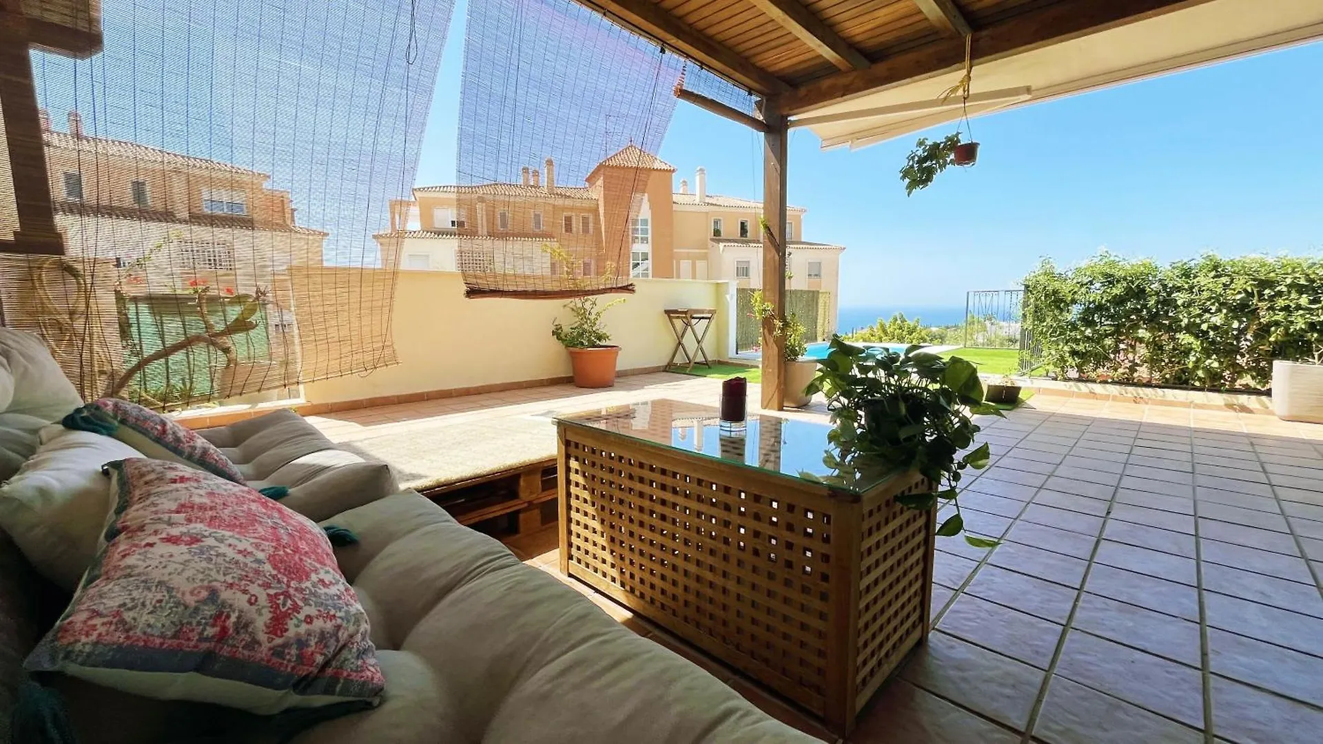 Gran Terraza Con Vistas Al Mar Y Piscina Apartment Rincon de la Victoria