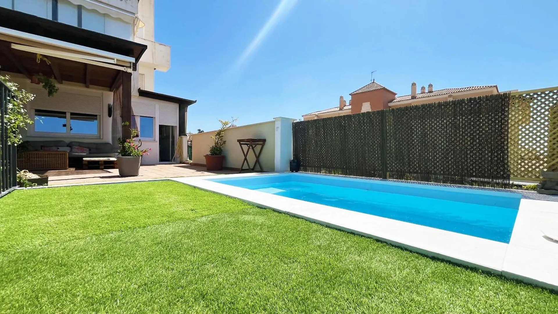 Gran Terraza Con Vistas Al Mar Y Piscina Apartment Rincon de la Victoria 0*,  Spain